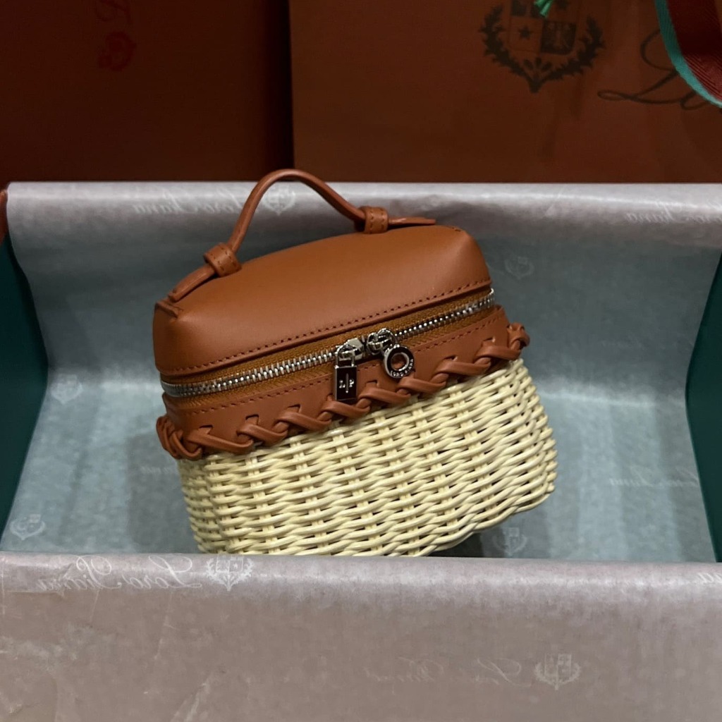 TÚI Loro Piana Women Extra Pocket Cross Body Wicker bằng da bê kết hợp tre đan