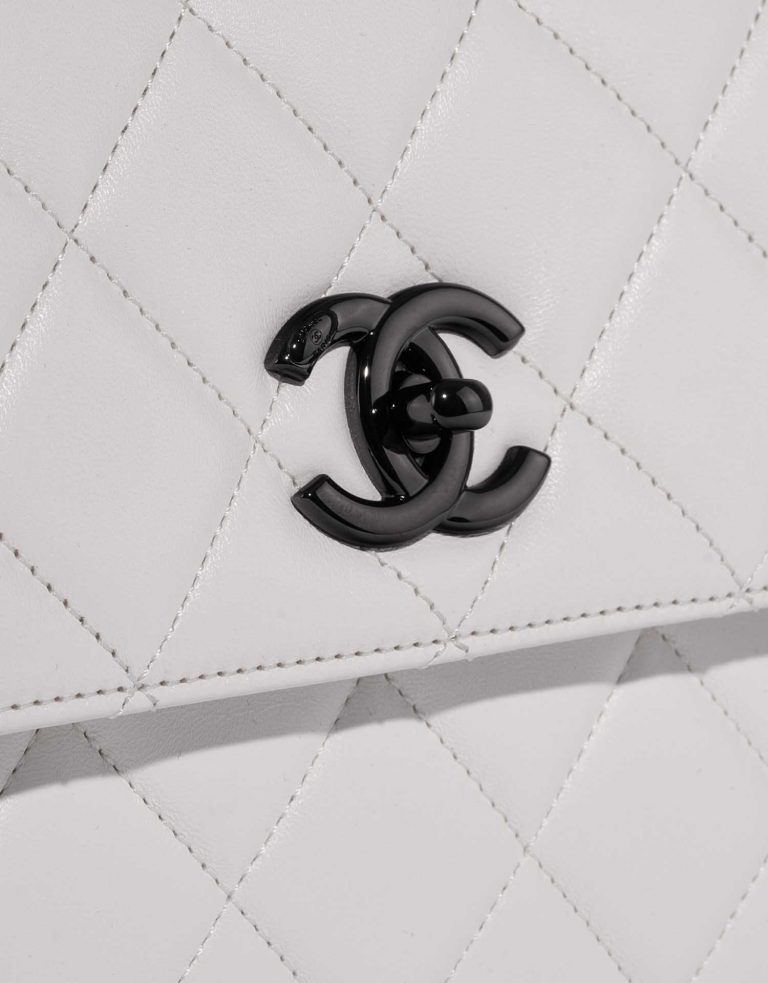 TÚI Chanel Handle Small Lamb White
