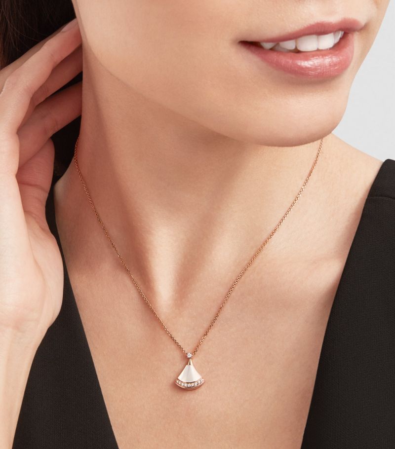 Vòng cổ BVLGARI Rose Gold, Diamond and Mother-of-Pearl Divas’ Dream Necklace vàng hồng 18K