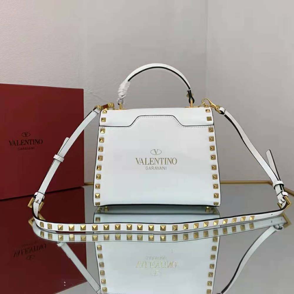 TÚI Valentino Rockstud Alcove Grainy Calfskin Handbag-White
