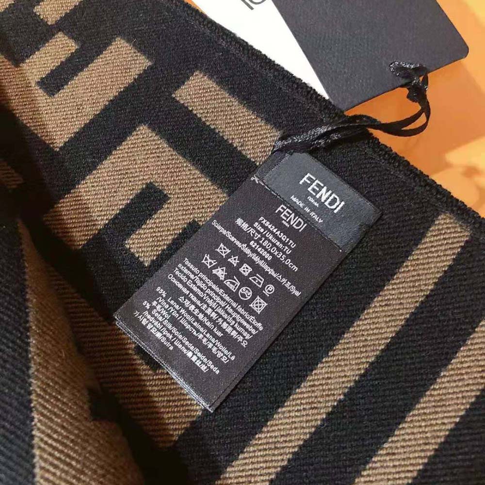 KHĂN Fendi Black Wool and Silk Scarf