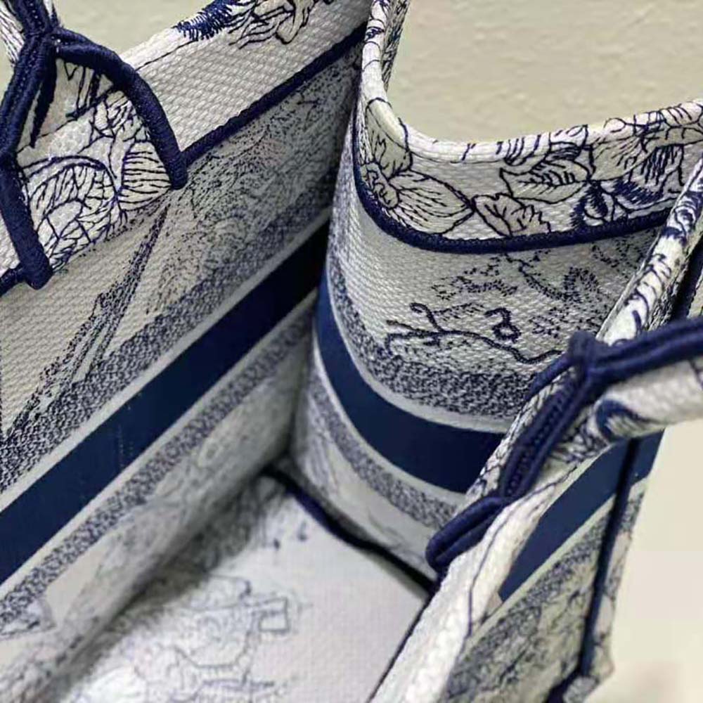 TÚI Christian Dior White and Blue Rêve D’Infini Embroidery