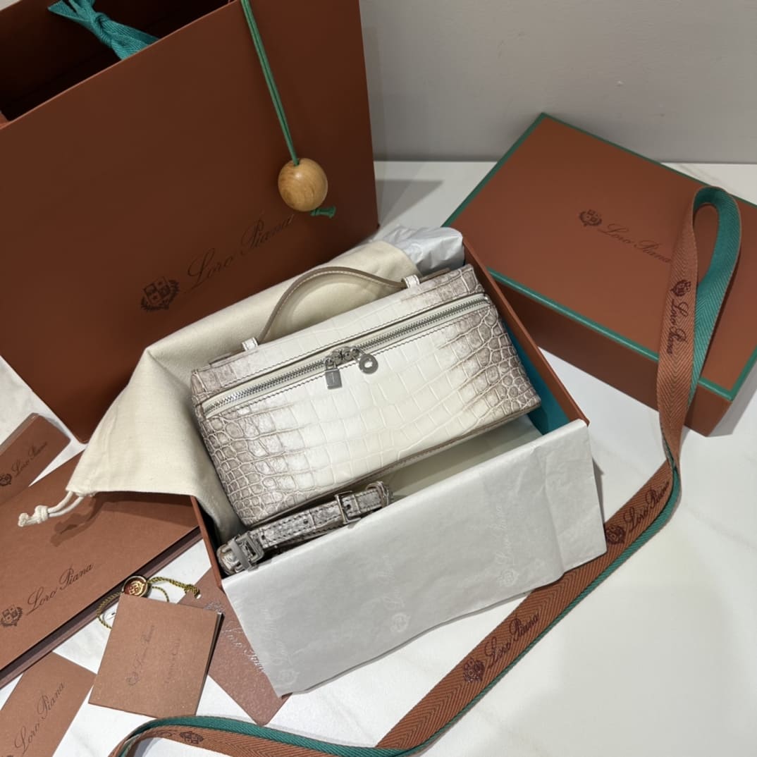 TÚI Loro Piana Women Extra bằng da cá sấu bạch tạng Himalayan(Liên hệ để được giá tốt nhất)