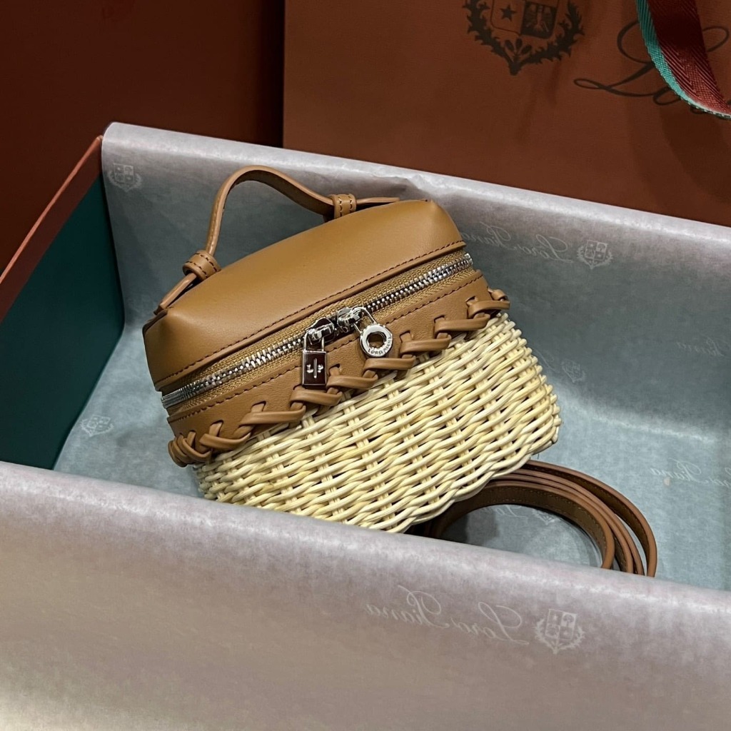 TÚI Loro Piana Women Extra Pocket Cross Body Wicker bằng da bê kết hợp tre đan