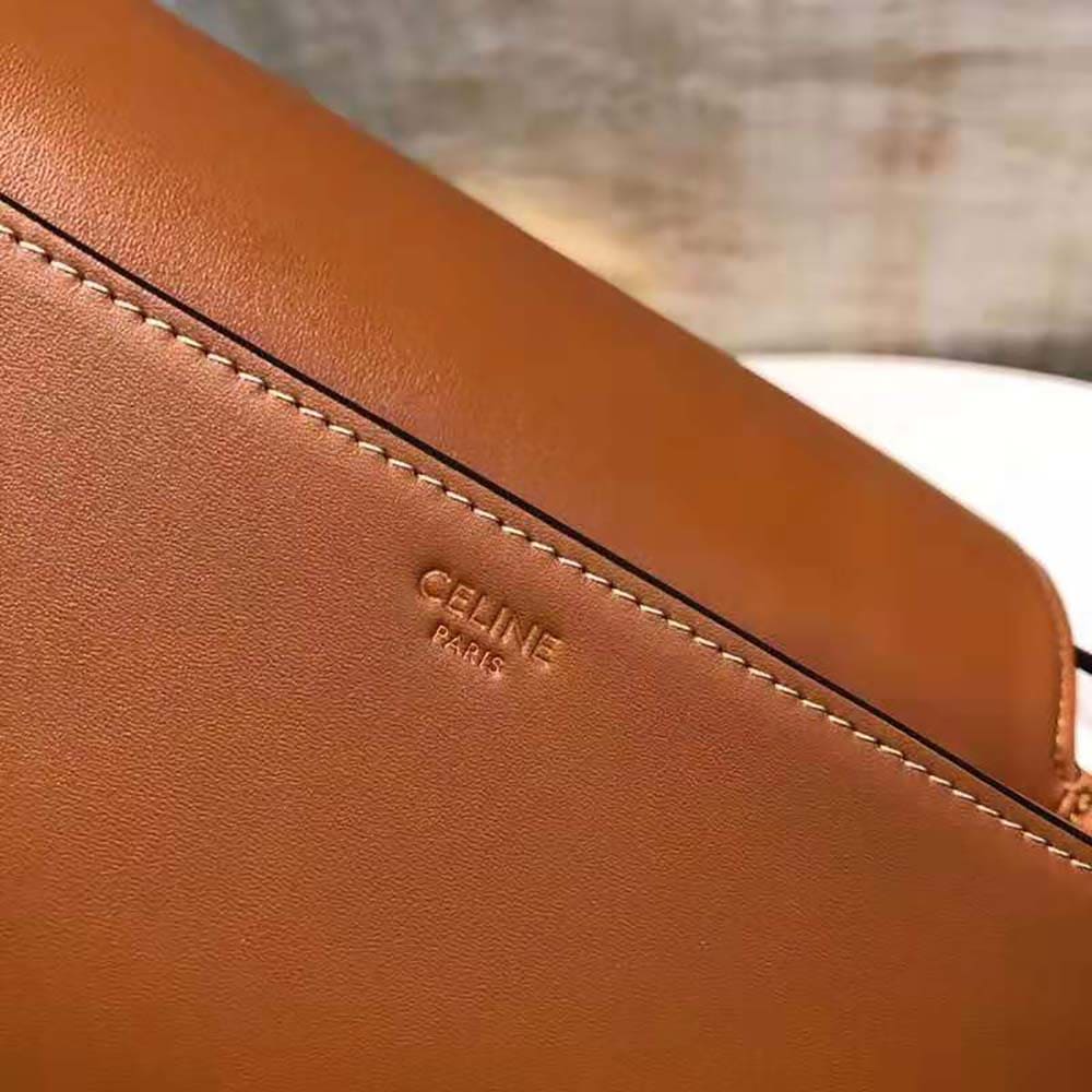 TÚI Celine Women Medium Maillon Triomphe Bag in Natural Calfskin-Brown