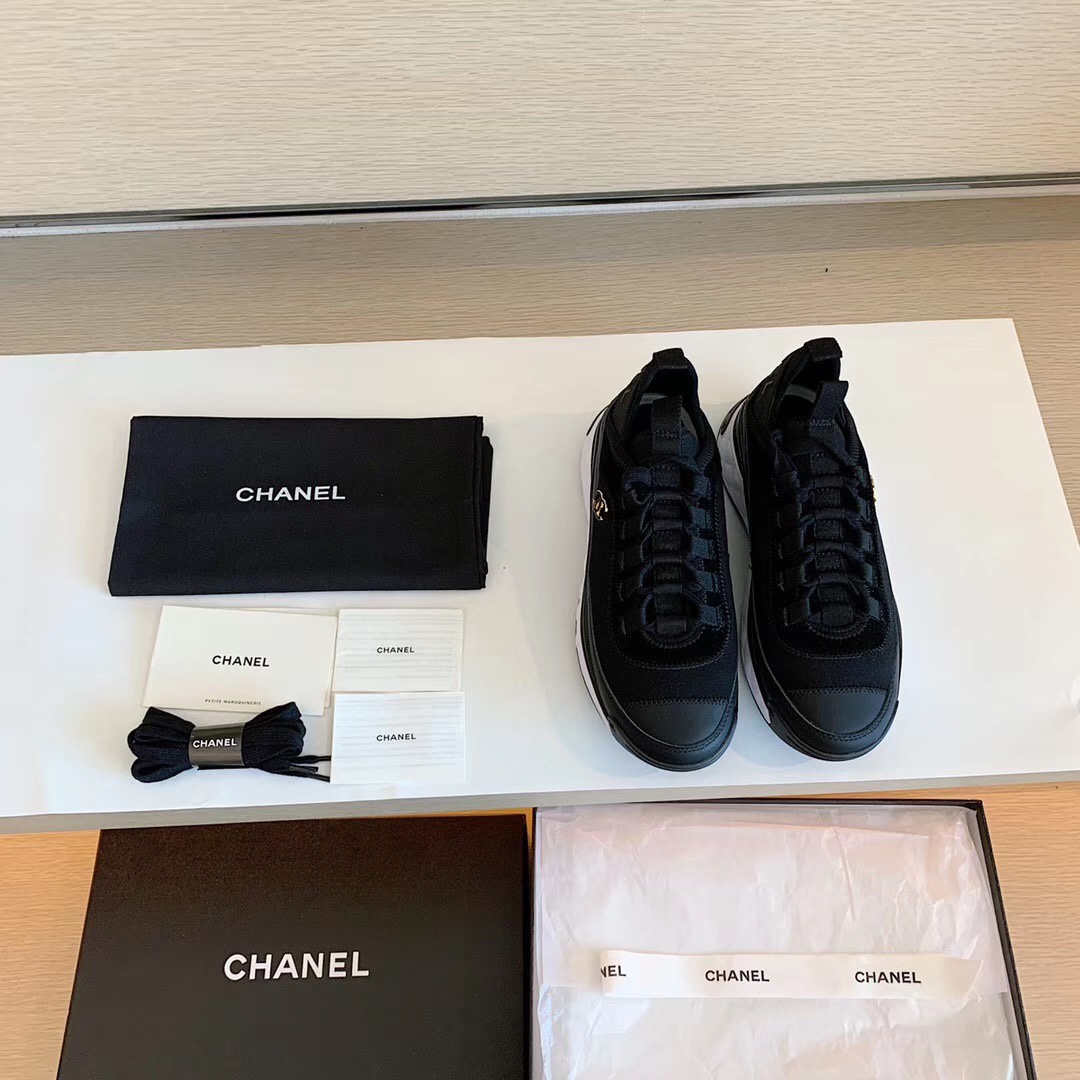 GIÀY CHANEL BLACK SUEDE  LOGO SNEAKERS