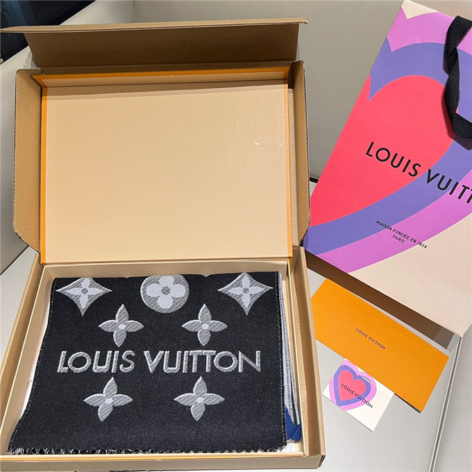 KHĂN Louis Vuitton essential shine scarf