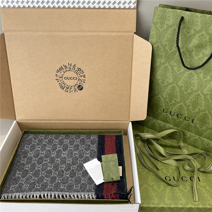 KHĂN Gucci GG Cashmere scarf