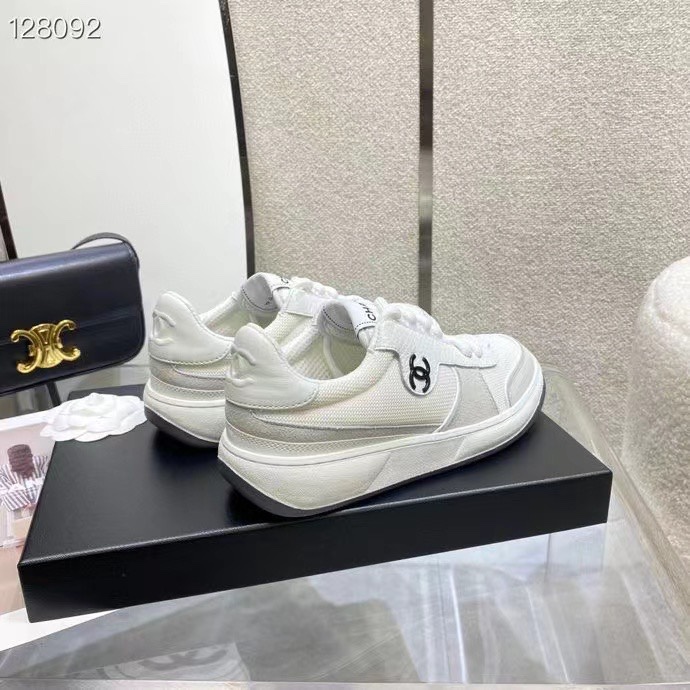GIÀY CHANEL WHITE SUEDE LOGO SNEAKERS