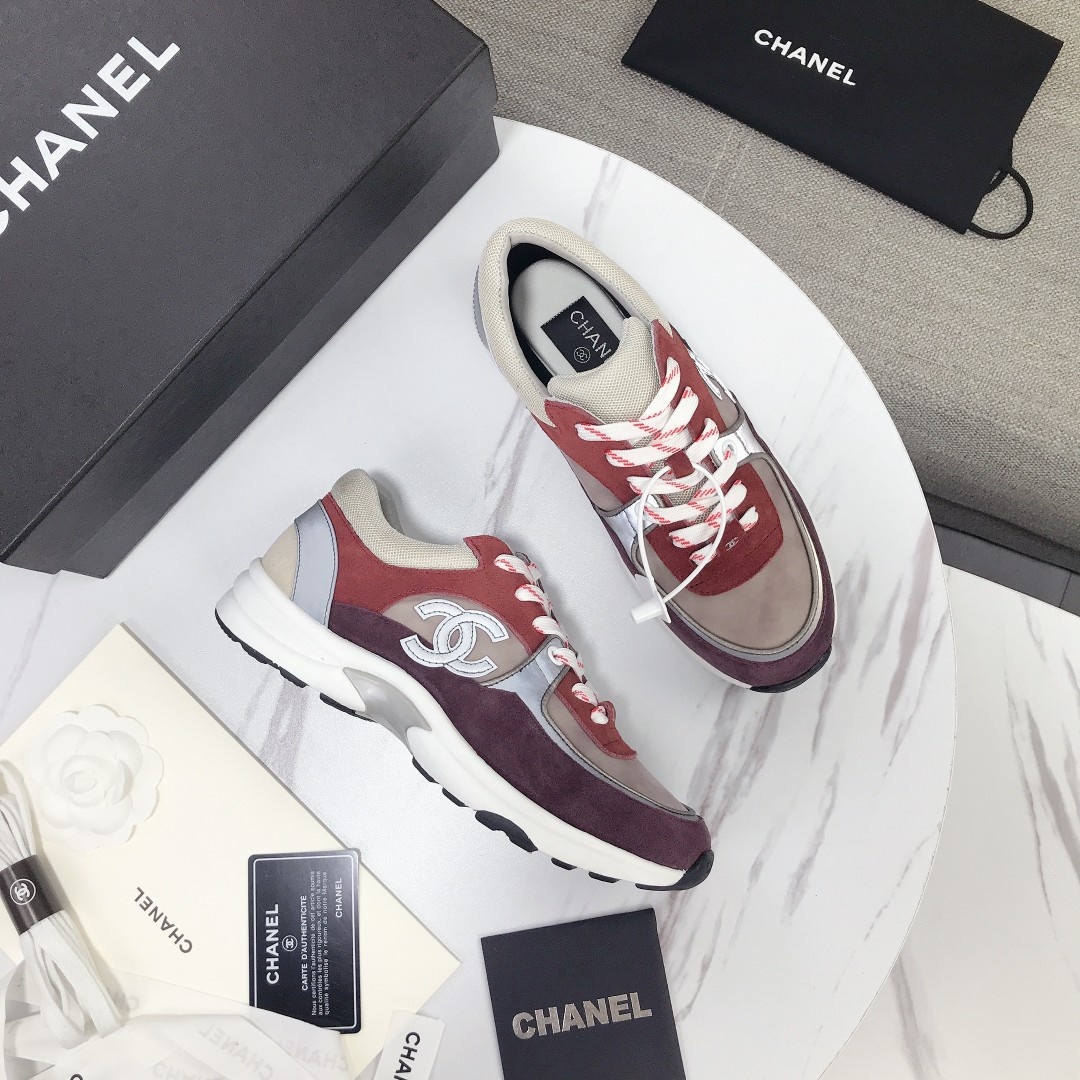 GIÀY CHANEL BURGUNDY SUEDE LOGO SNEAKERS