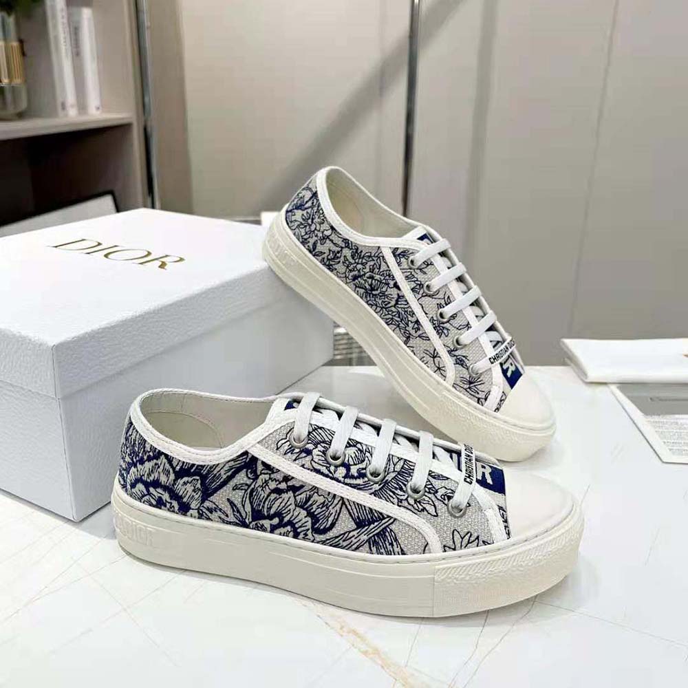 GIÀY Dior Women Walk’N’Dior Sneaker White and Blue Dior Jardin D’Hiver Embroidered Cotton