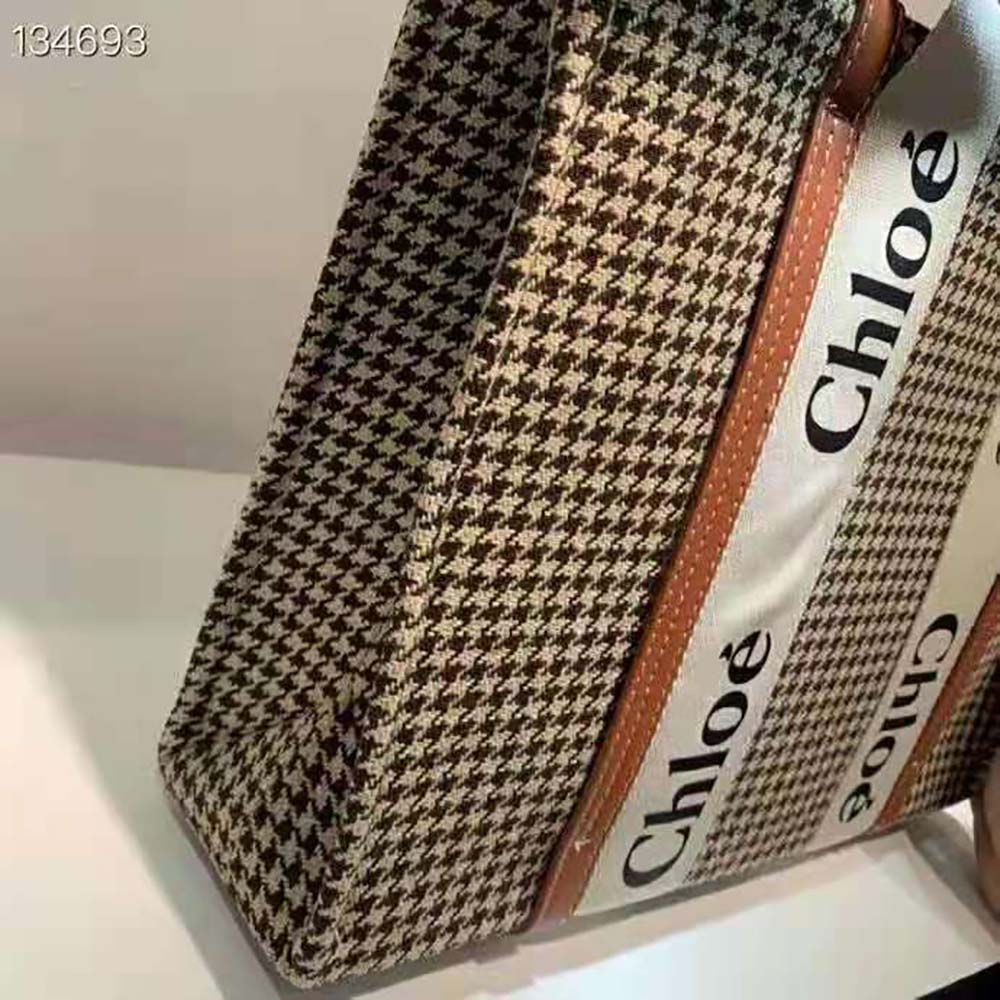 TÚI CHLOE Medium Woody Tote Bag in Deadstock Wool Cashmere Fabric