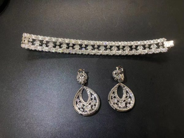 Vòng tay Van Cleef & Arpels Snowflake diamond vàng trắng 18K