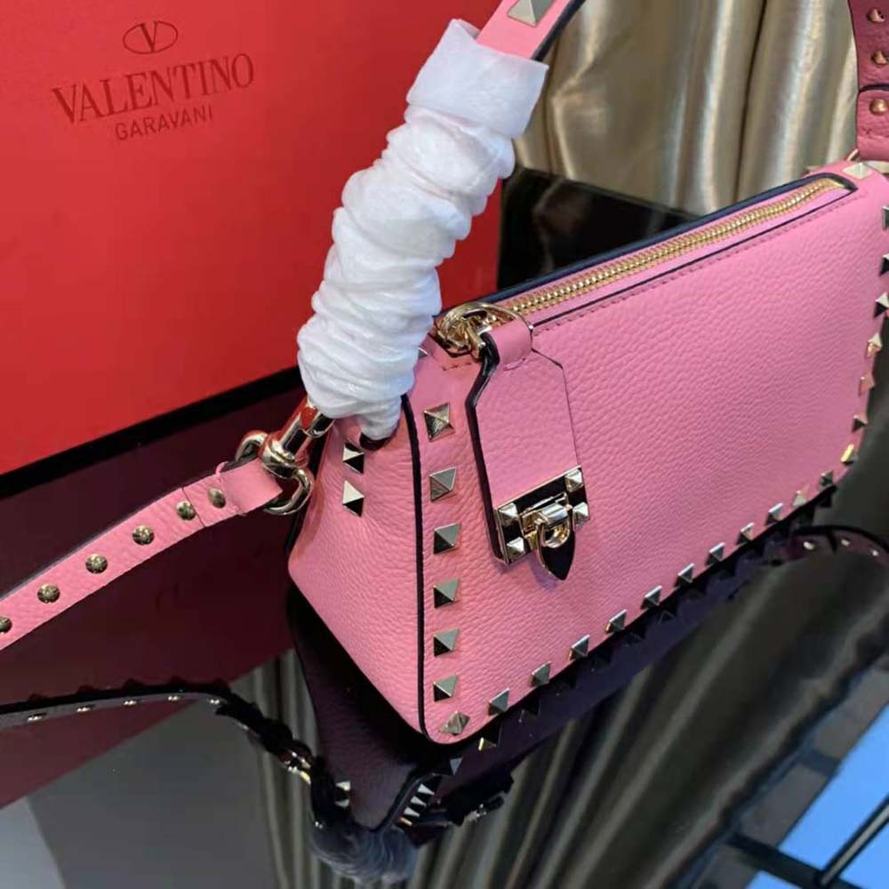 TÚI Valentino Rockstud Grainy Calfskin Crossbody Bag-Pink