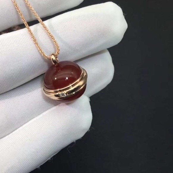 DÂY CHUYỀN PIAGET POSSESSION PENDANT RED CHALCEDONY ROSE GOLD 18K