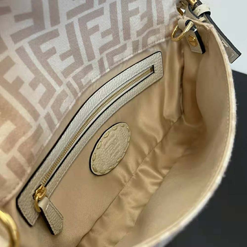 TÚI FENDI Medium Baguette 1997 Beige FF Wool Bag