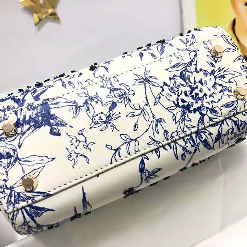 TÚI Christian Dior Dior Bag White Calfskin with Blue-Tone Printed and Bead-Embroidered Dior Jardin D’Hiver Motif