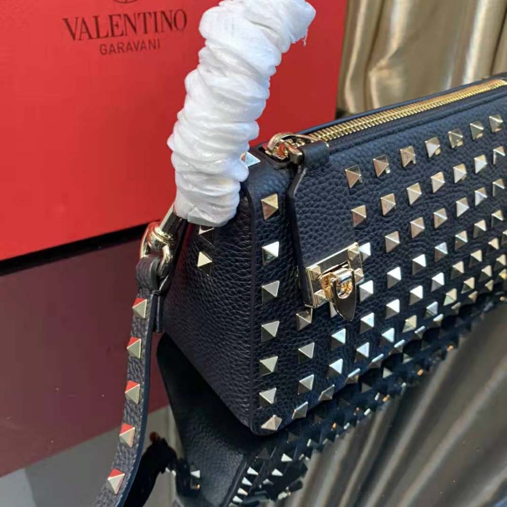 TÚI Valentino Rockstud Alcove Grainy Calfskin Handbag-White
