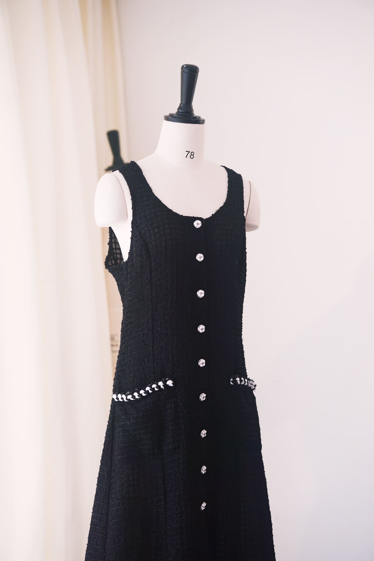 ĐẦM HAI DÂY CHANEL MÀU ĐEN BLACK LONG DRESS High Classy