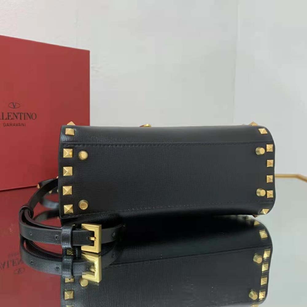 TÚI Valentino Rockstud Alcove Grainy Calfskin Handbag-Black