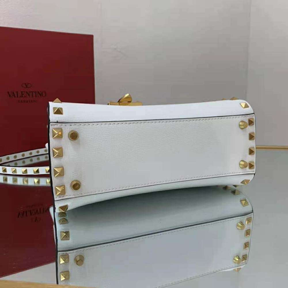 TÚI Valentino Rockstud Alcove Grainy Calfskin Handbag-White