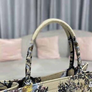 TÚI Dior Women Medium Dior Book Tote Beige Multicolor Dior Jardin d’Hiver Embroidery