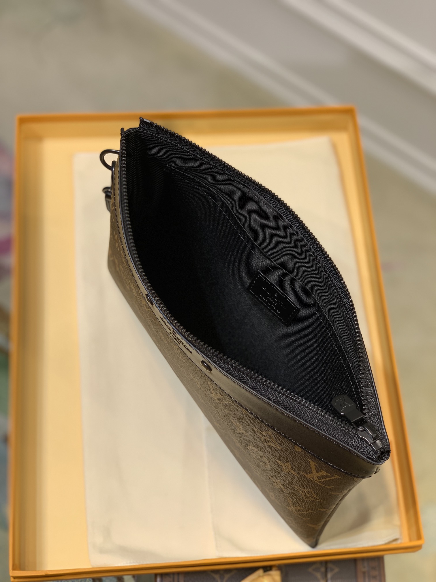 TÚI LOUIS VUITTON MONOGRAM ECLIPSE POUCH