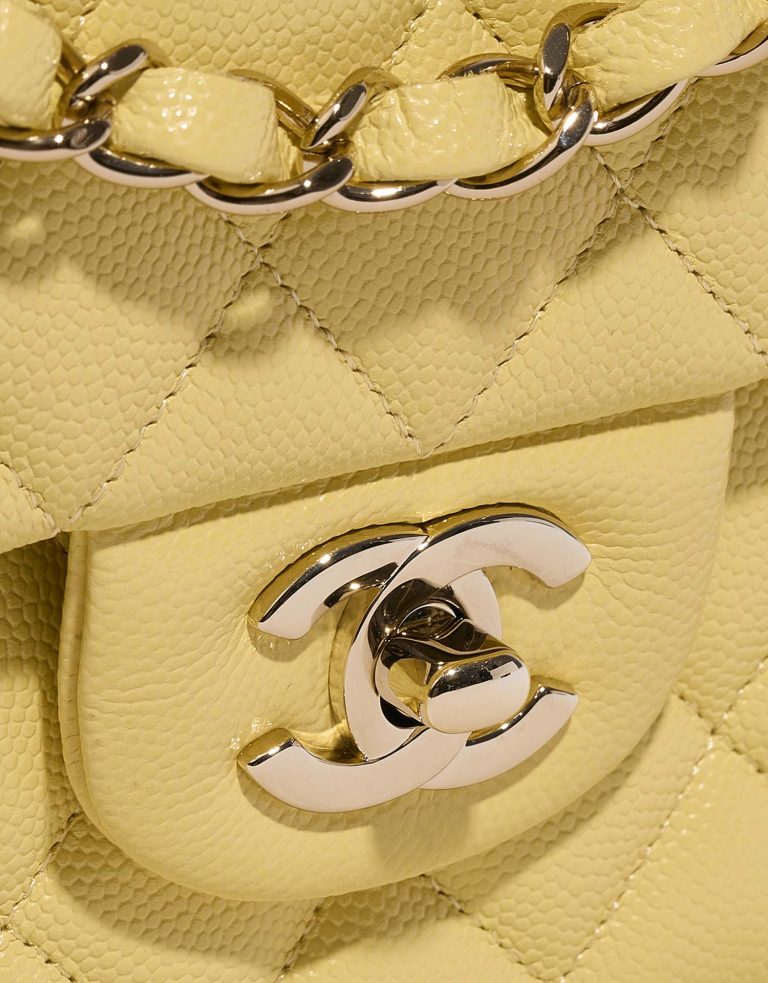 TÚI Chanel Medium Caviar Pastel Yellow