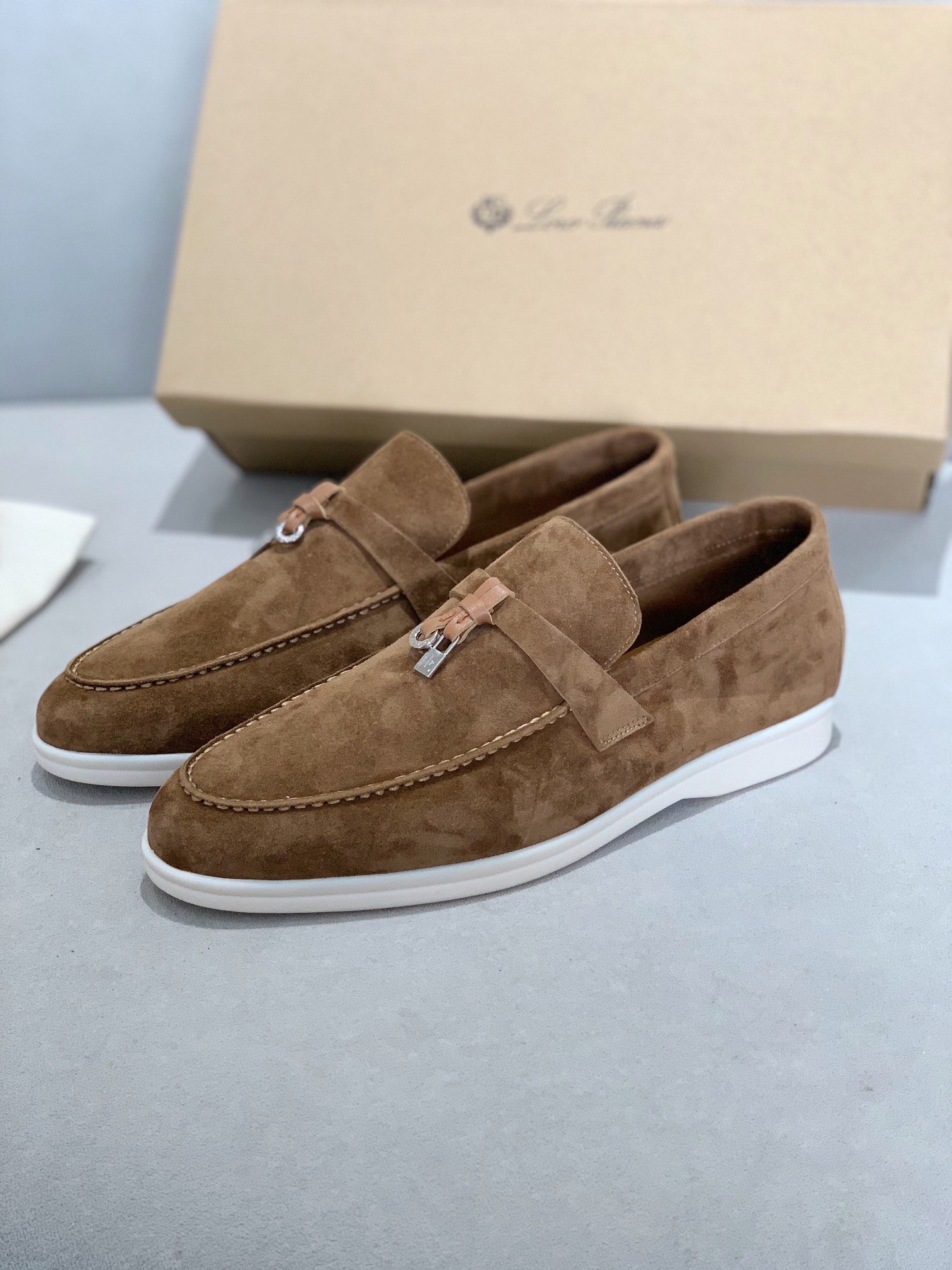 GIÀY LORO PIANA BROWN SHEEPSKIN SUEDE LOAFER DA CỪU
