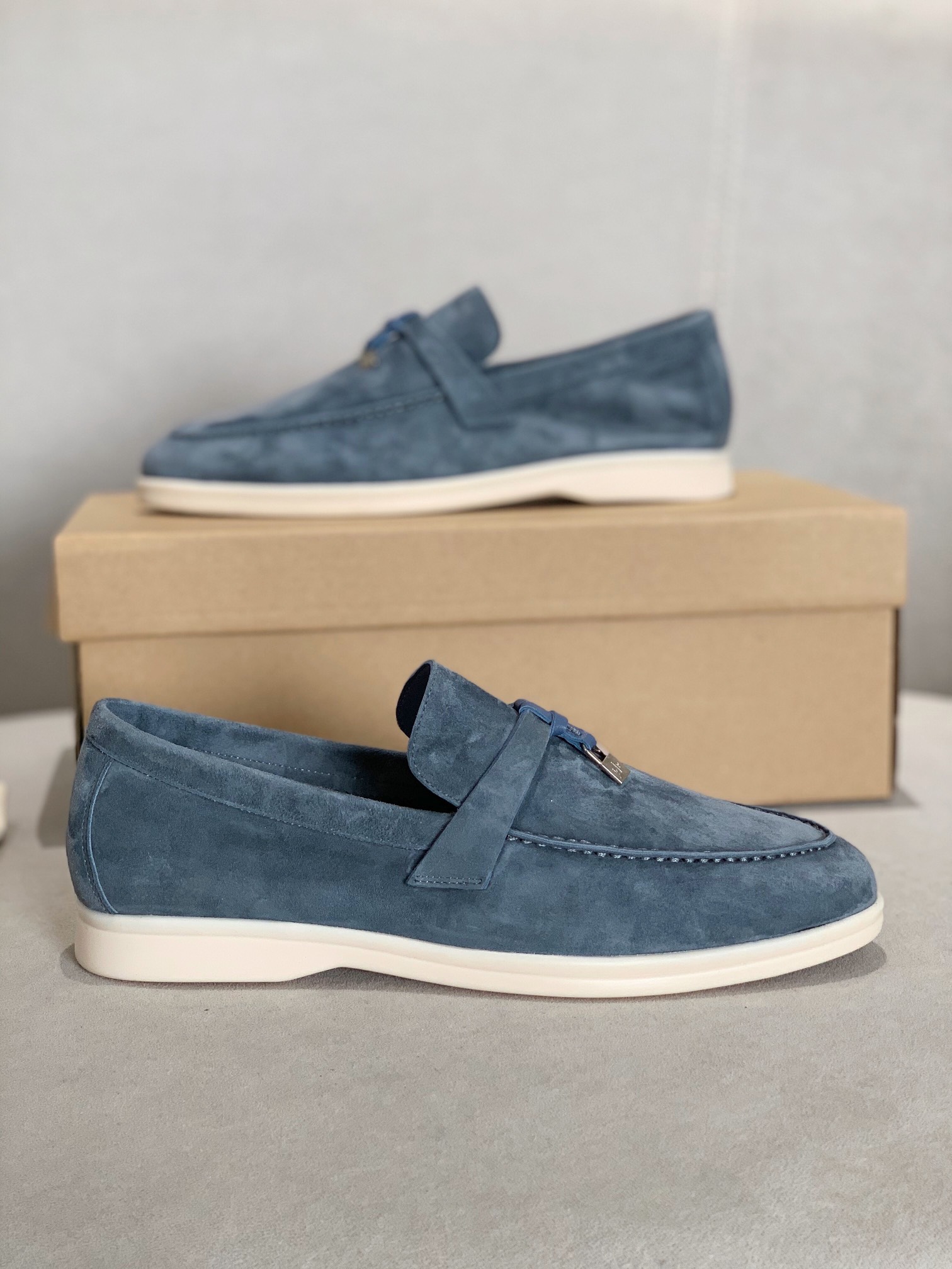 GIÀY LORO PIANA BLUE SHEEPSKIN SUEDE LOAFER DA CỪU