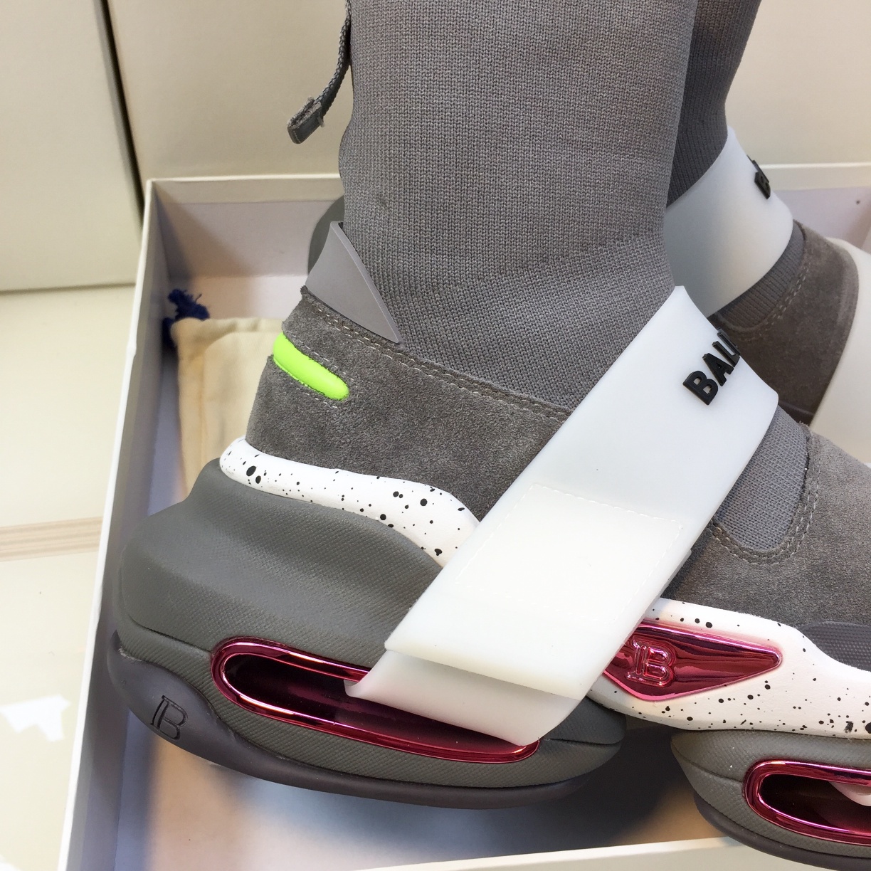 GIÀY BALMAIN GREY PINK HIGH TOP SNEAKERS