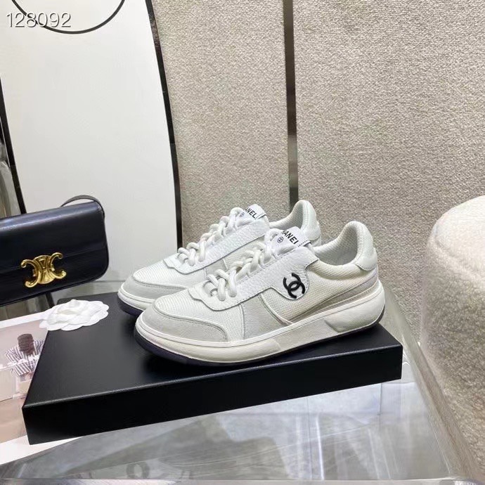 GIÀY CHANEL WHITE SUEDE LOGO SNEAKERS