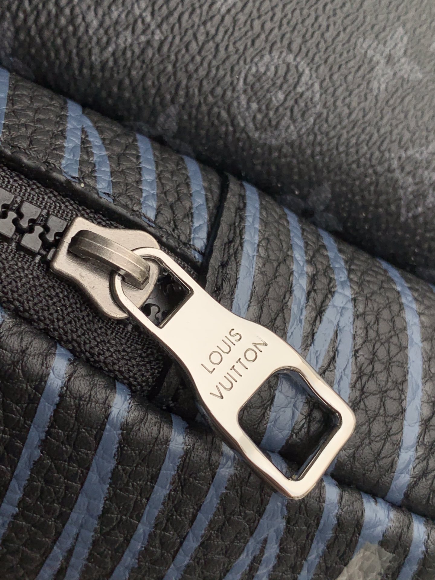 BALO LOUIS VUITTON DAMIER MONOGRAM Leather Backpack-Black
