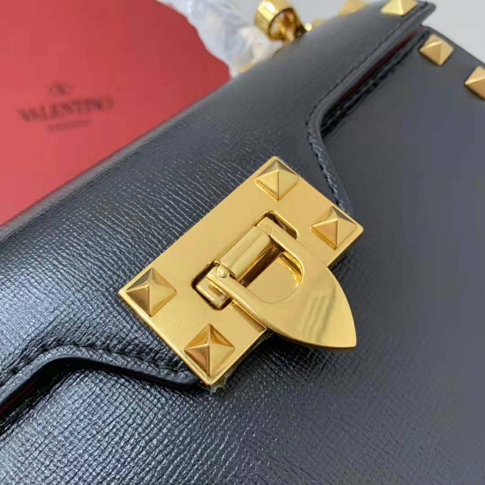 TÚI Valentino Rockstud Alcove Grainy Calfskin Handbag-Black