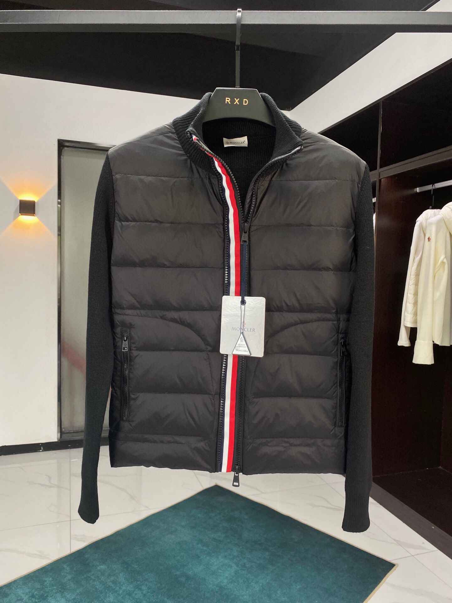 ÁO MONCLER WINTER LINEN BLACK JACKET