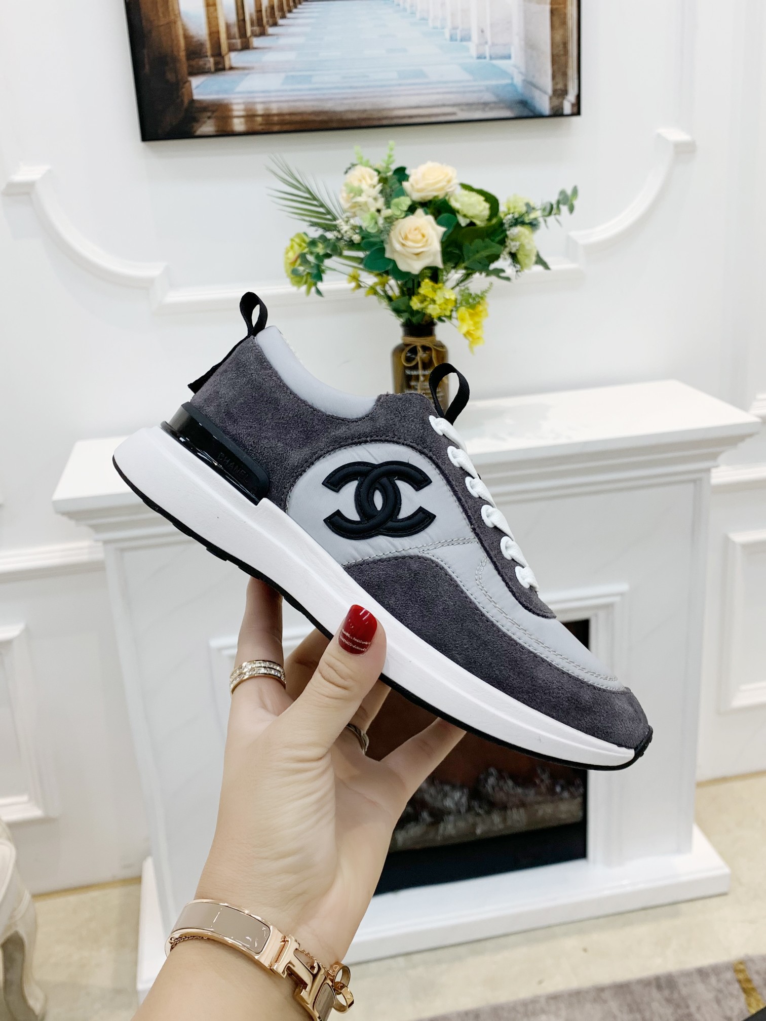 GIÀY CHANEL GREY SUEDE  LOGO SNEAKERS