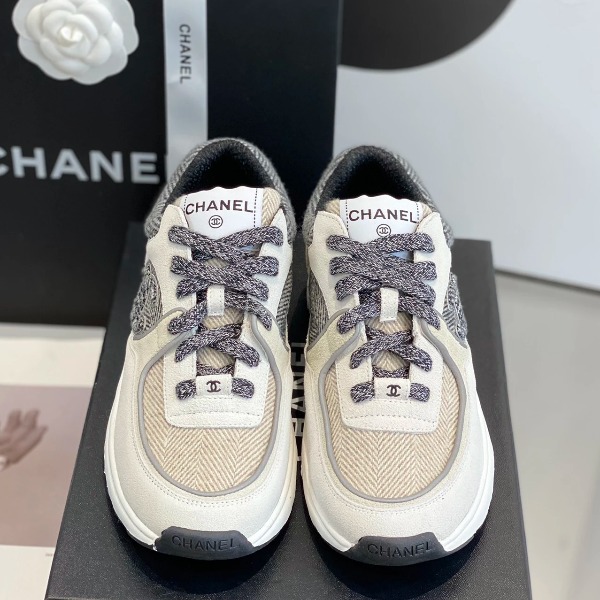 GIÀY CHANEL GREY SUEDE LOGO SNEAKERS