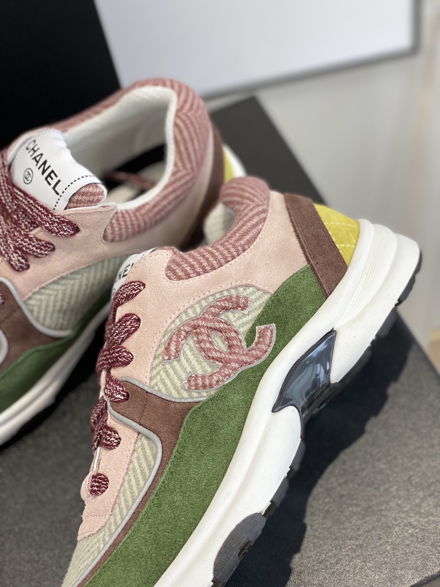 GIÀY CHANEL MULTICOLOR SUEDE LOGO SNEAKERS