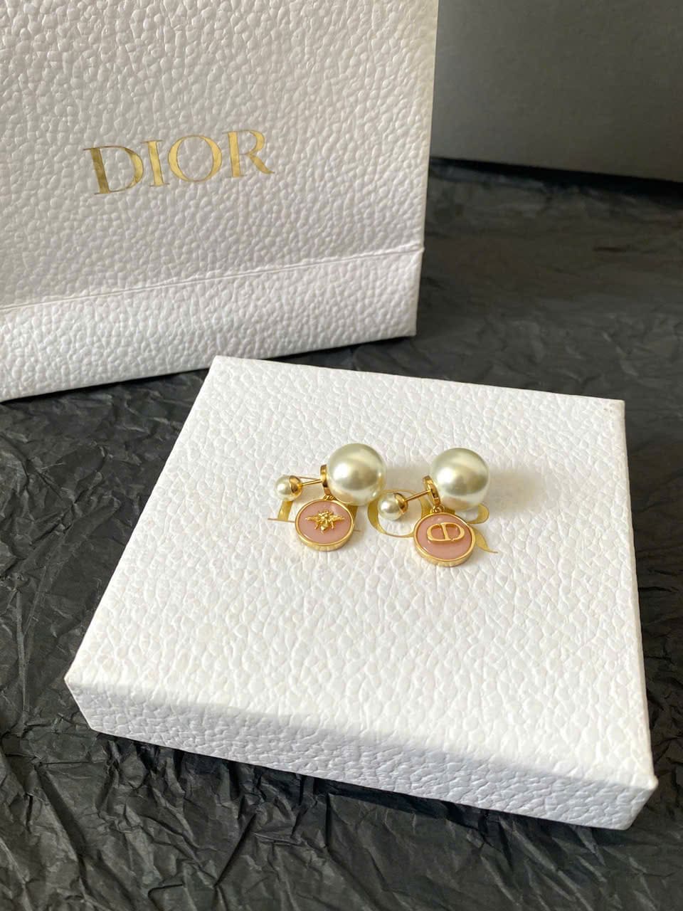 HOA TAI DIOR CD PEARLS PINK BEE TRIBALES