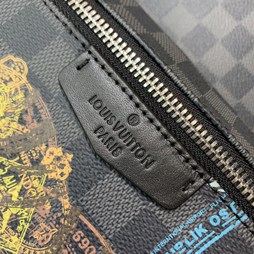 BALO LOUIS VUITTON DISCOVERY DAMIER GRAPHITE Leather Backpack-Black