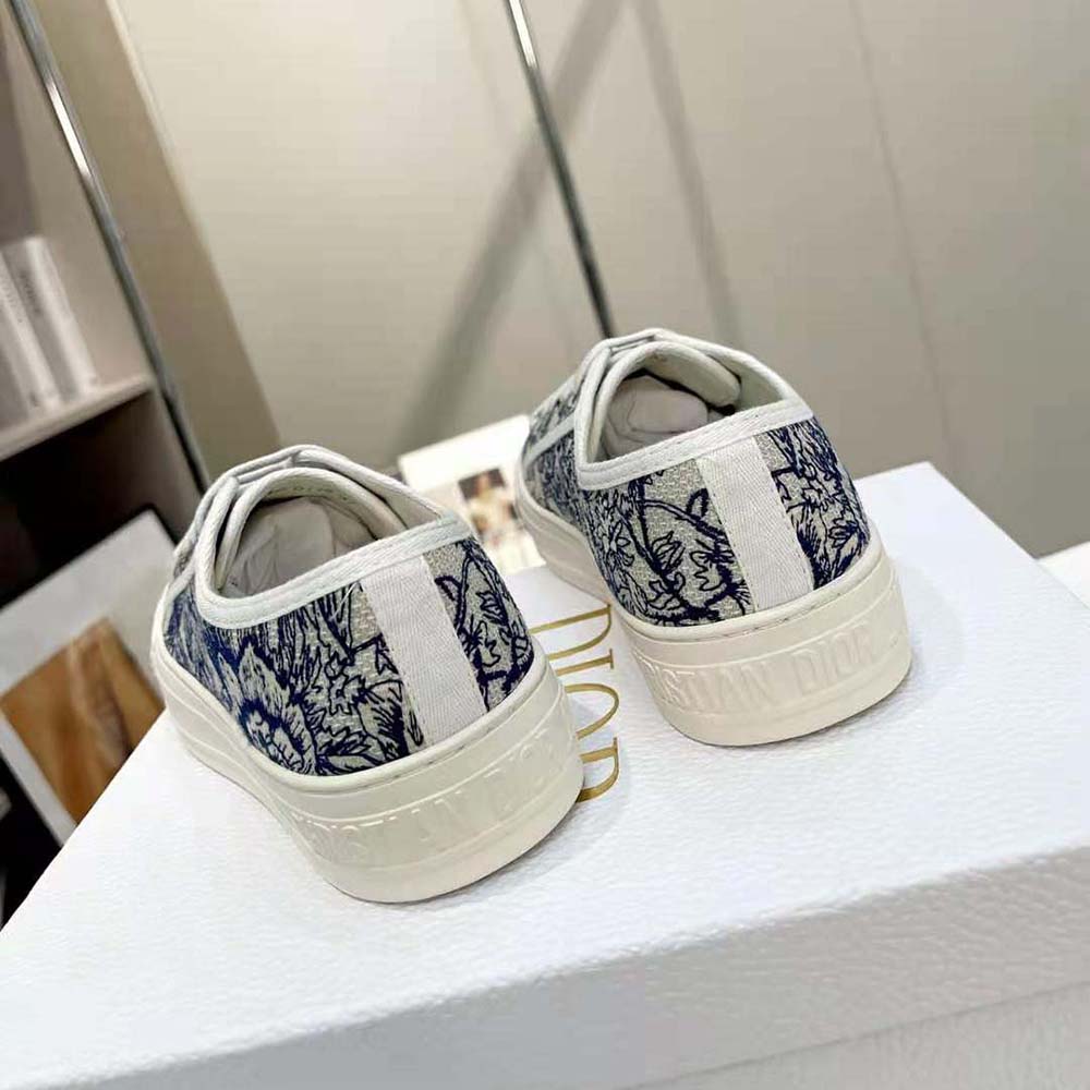 GIÀY Dior Women Walk’N’Dior Sneaker White and Blue Dior Jardin D’Hiver Embroidered Cotton