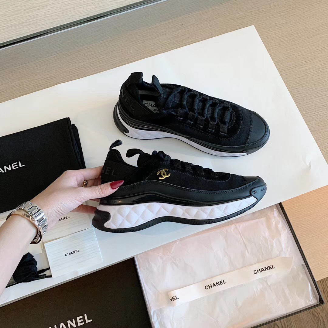 GIÀY CHANEL BLACK SUEDE  LOGO SNEAKERS