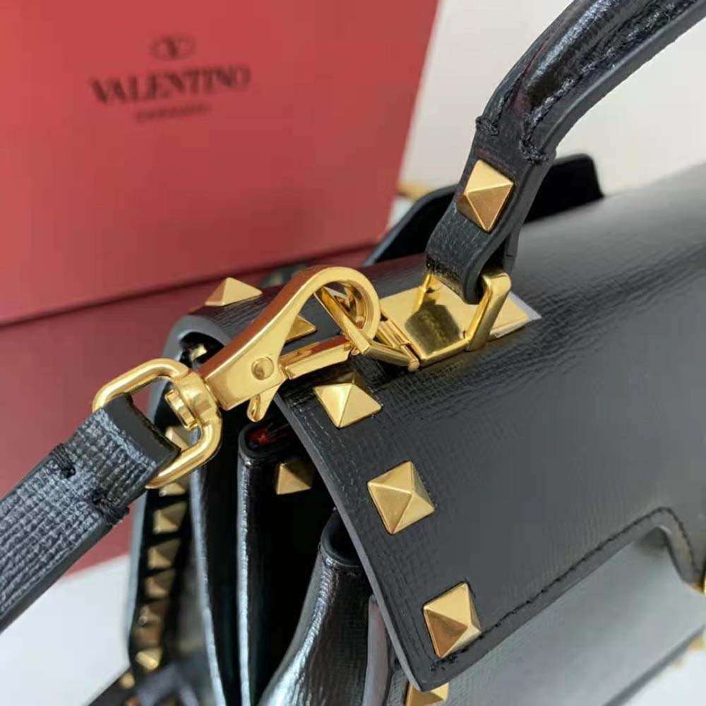 TÚI Valentino Rockstud Alcove Grainy Calfskin Handbag-Black