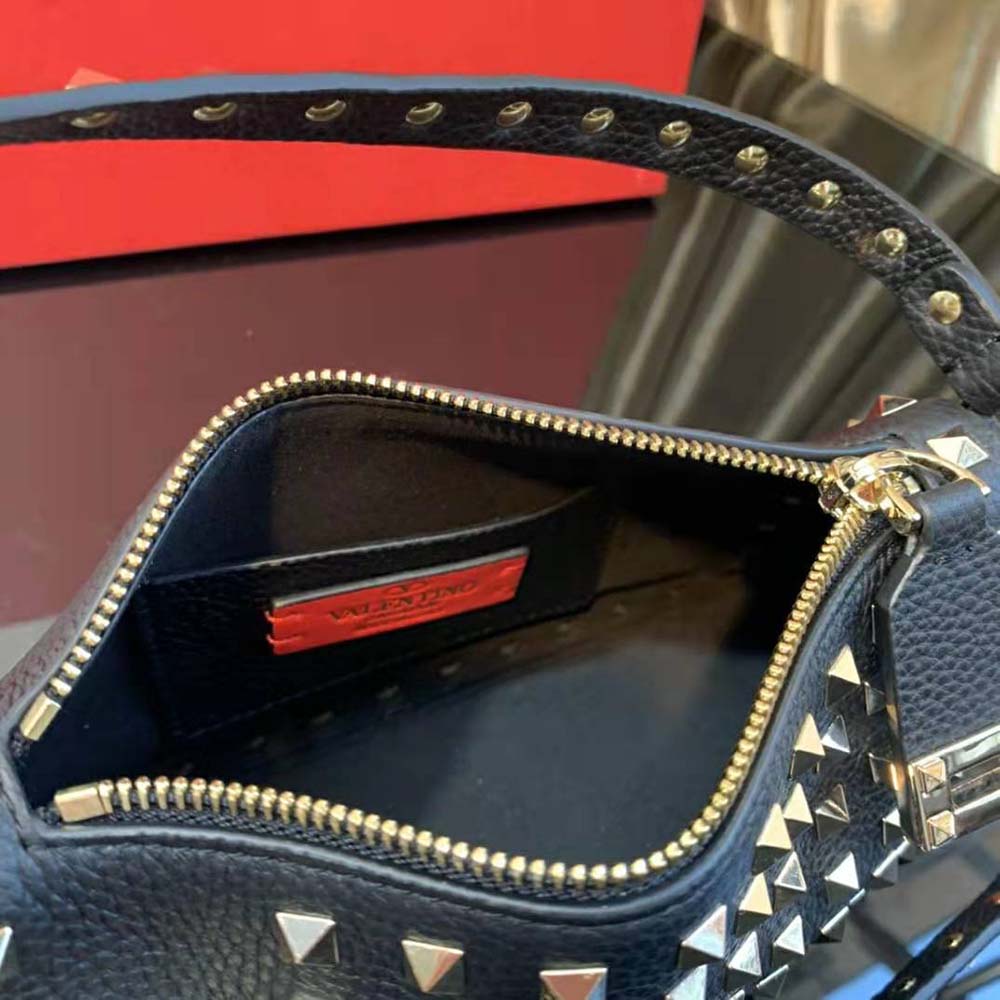 TÚI Valentino Rockstud Alcove Grainy Calfskin Handbag-White