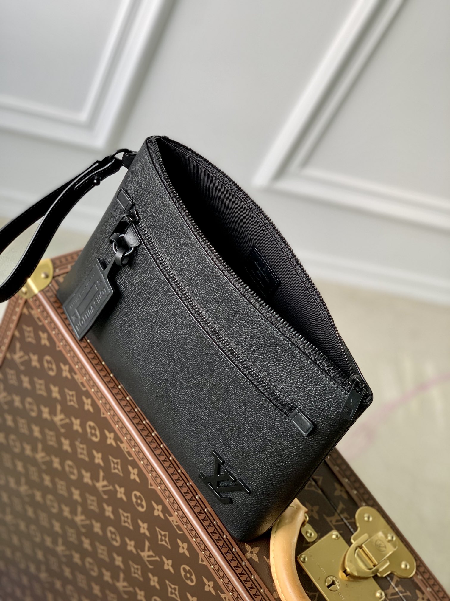 TÚI LOUIS VUITTON AERO IPAD POUCH