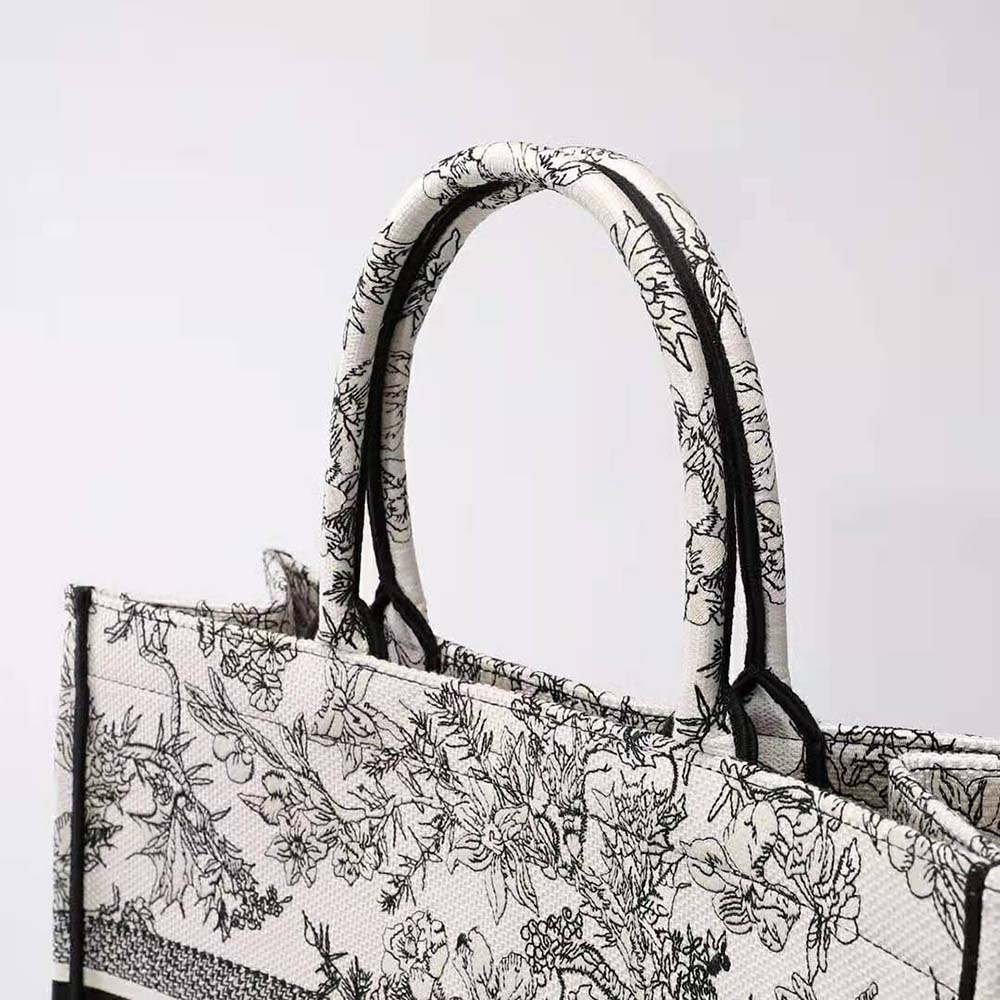 TÚI Dior Women Large Dior Book Tote Blue Toile de Jouy Flowers Embroidery
