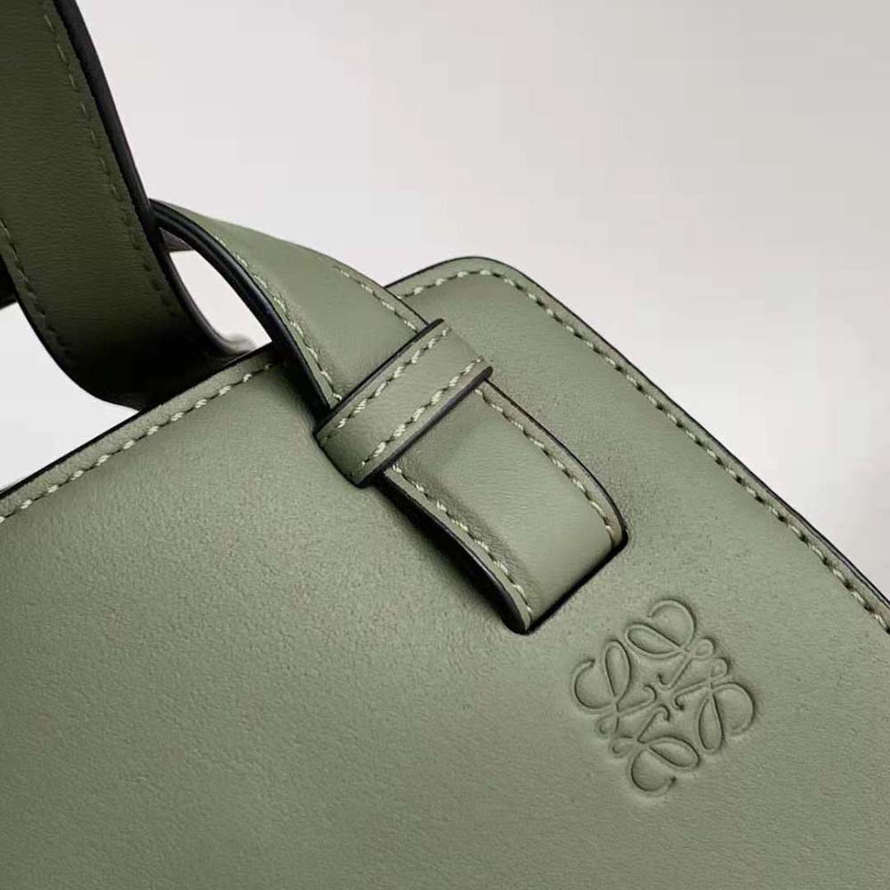 TÚI Loewe Women Hammock Nugget Bag in Nappa Calfskin-Green