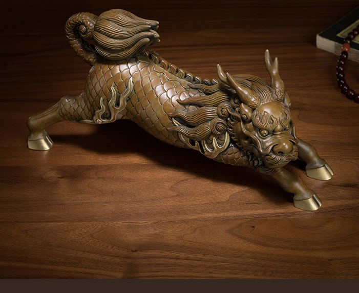 Tượng Kỳ Lân Tường Thụy Bảo Vệ Gia Chủ