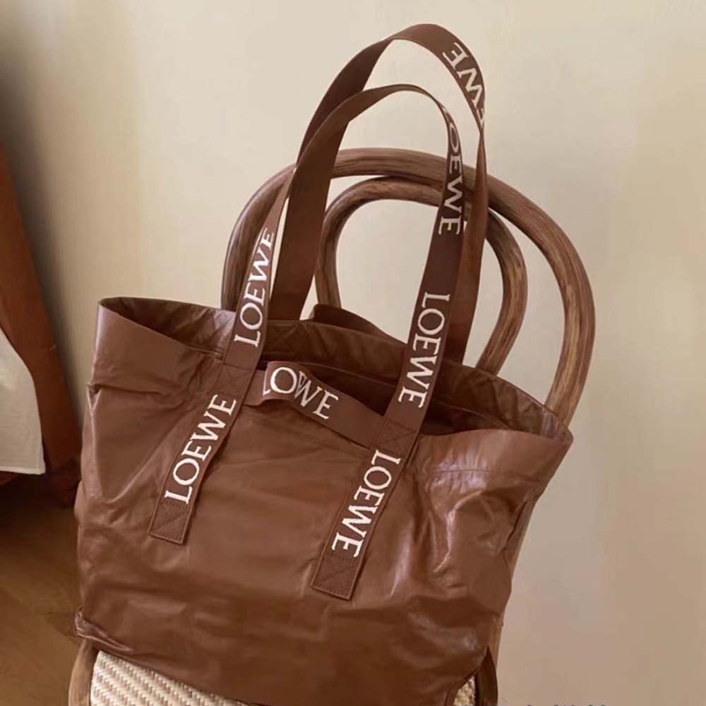 TÚI Loewe Unisex Fold Shopper in Paper Calfskin-Brown