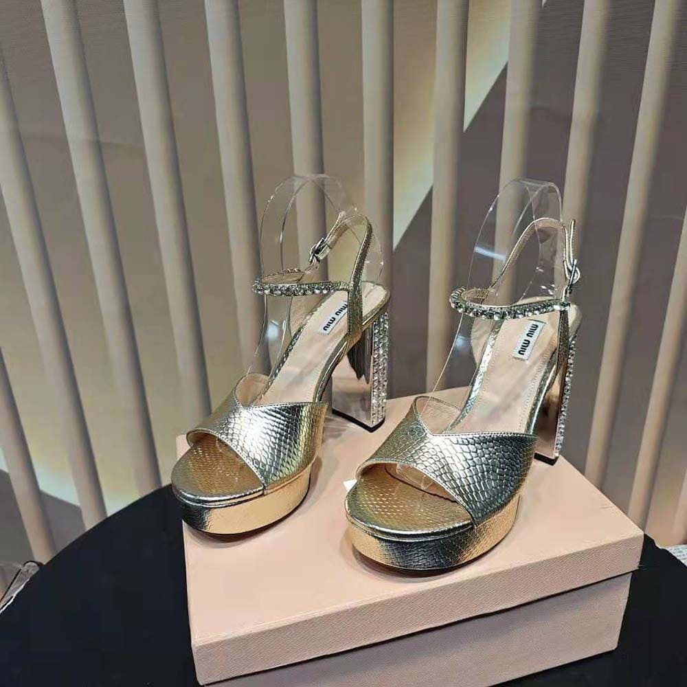 GIÀY Miu Miu Women Lizard-print Leather Platform Sandals-Gold